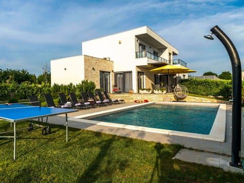 Neue New Villa Lana 40m2 Schwimmbad, Sauna, Whirlpool Vacation rental in Vodnjan