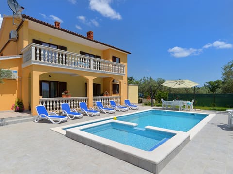 House 2059 Vacation rental in Fažana