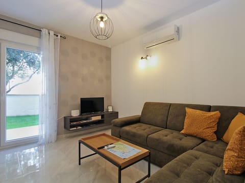 Apartment 2355 Apartment in Fažana