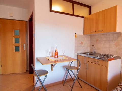 Studio-Apartment in Stinjan, 600 m vom Strand entfernt Apartment in Varoš