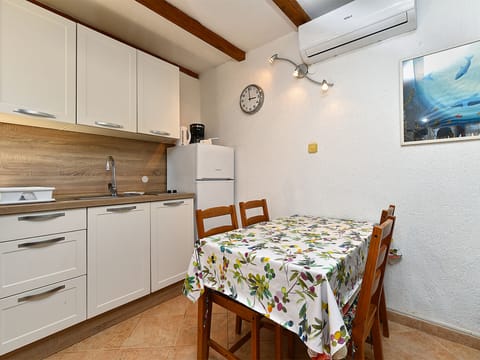 Apartment 2381 Apartment in Fažana