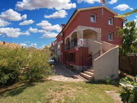 House 705 Vacation rental in Fažana
