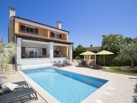 in Pomer mit privatem beheizten Pool und Meerblick Vacation rental in Banjole