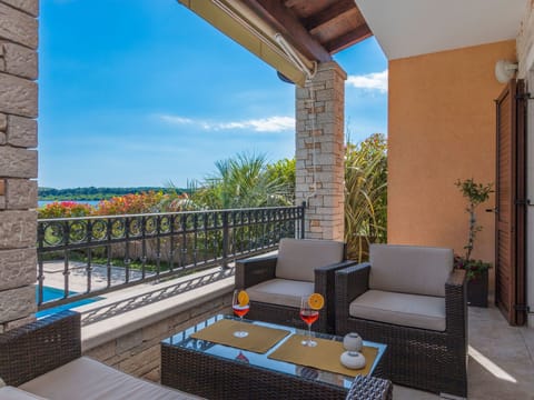 in Pomer mit privatem beheizten Pool und Meerblick Vacation rental in Banjole