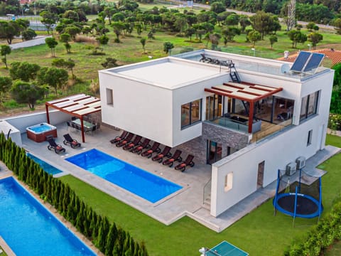 Leon's Holiday Homes Vacation rental in Banjole