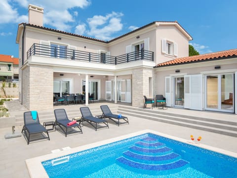 Villa in Premantura mit privatem beheizten Pool  und Sauna Vacation rental in Premantura