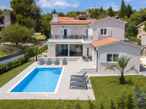 Villa in Premantura mit privatem beheizten Pool  und Sauna Vacation rental in Premantura