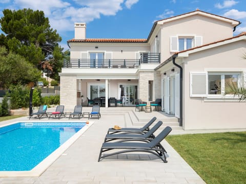 Villa in Premantura mit privatem beheizten Pool  und Sauna Vacation rental in Premantura