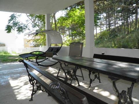 Charmante Ferienwohnung in Baška mit Eigener Terrasse Apartment in Lika-Senj County