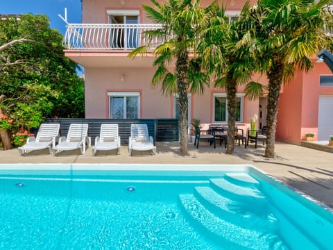 ABROS priz / HR-10317-03 Apartment in Crikvenica