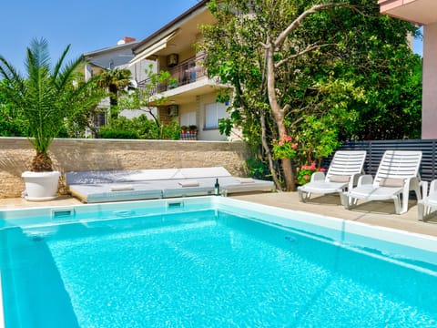 ABROS priz / HR-10317-03 Apartment in Crikvenica