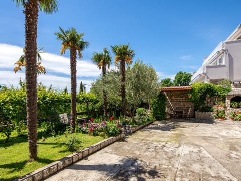 Gretchen / HR-10628-01 Apartment in Crikvenica