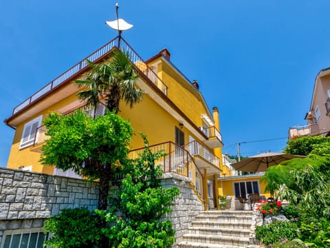 BLAZI / HR-02175-01 Apartment in Crikvenica
