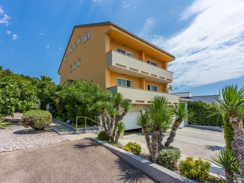 Villa Puskas 2 / HR-09371-01 Vacation rental in Crikvenica