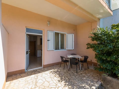 LANA 1 / HR-02384-01 Apartment in Crikvenica