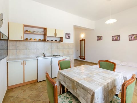 LANA 2 / HR-02384-02 Apartment in Crikvenica