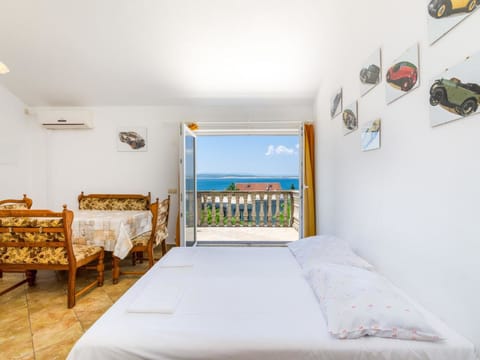 LANA 4 / HR-02384-04 Apartment in Crikvenica