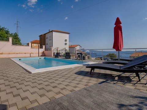 Villa mit Pool und schönem Meerblick Vacation rental in Crikvenica