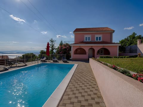 Villa mit Pool und schönem Meerblick Vacation rental in Crikvenica