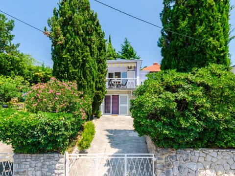 Leng 2 / HR-10352-02 Apartment in Crikvenica