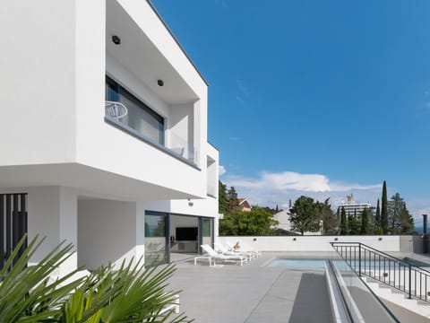 Villa XeMa / HR-11117-01 Apartment in Crikvenica