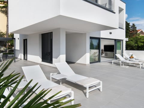 Villa XeMa / HR-11117-01 Apartment in Crikvenica