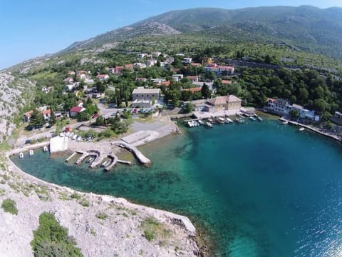 Studio für zwei Personen mit Balkon Apartment in Lika-Senj County