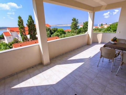 Unterkunft für Familien Apartment in Novalja