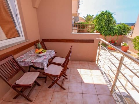 Appartement mit Terrasse Apartment in Novalja