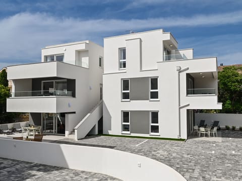 Villa mit privatem Pool für 20 Personen Vacation rental in Novalja