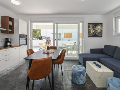 Villa mit privatem Pool für 20 Personen Vacation rental in Novalja