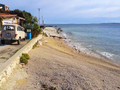 Große Wohnung in Mandre mit Grill und Terrasse Apartment in Novalja
