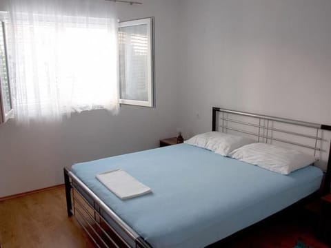 mit Balkon für vier Personen Apartment in Seline