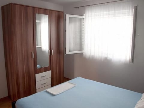 mit Balkon für vier Personen Apartment in Seline