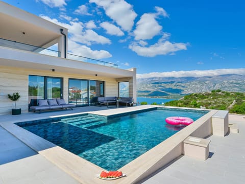 Pool Indoor