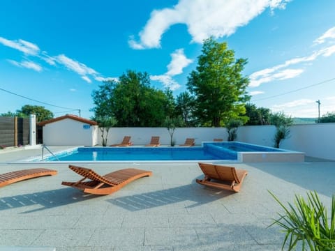 Villa Luce für 9 Personen und 1 Kind Vacation rental in Šibenik-Knin County, Croatia