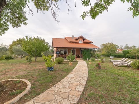 Haus Toni für 9 Personen Vacation rental in Šibenik-Knin County, Croatia
