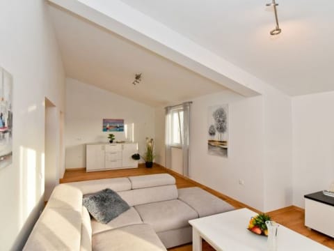 Villa Pinia with pool, Zadar Vacation rental in Zadar