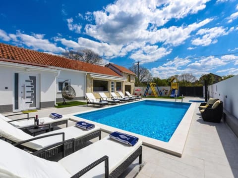 Pool Indoor