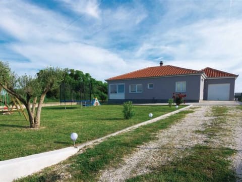 Holiday house Flora with pool Vacation rental in Šibenik-Knin County, Croatia