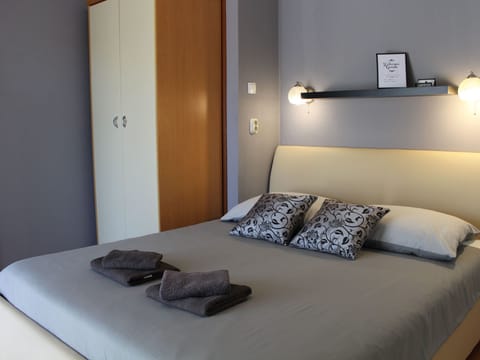 Schönes Gästezimmer mit großer Sonnenterrasse Vacation rental in Zadar