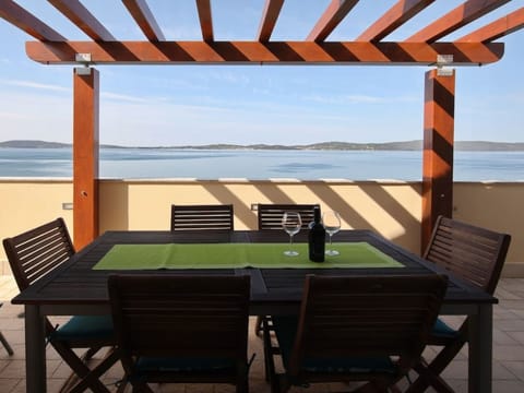 Penthouse mit Balkon für fünf Personen Apartment in Šibenik-Knin County, Croatia