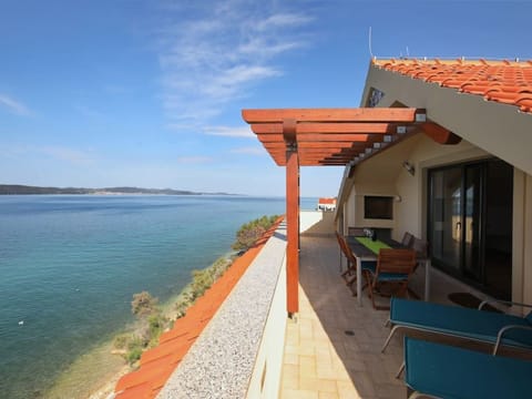 Penthouse mit Balkon für fünf Personen Apartment in Šibenik-Knin County, Croatia