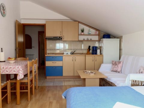 Apartment im zweiten Stock mit Blick aufs Meer Apartment in Šibenik-Knin County, Croatia