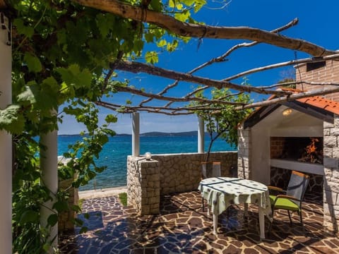 Studio-Apartment "Nives" mit Blick auf das Wasser Apartment in Šibenik-Knin County, Croatia