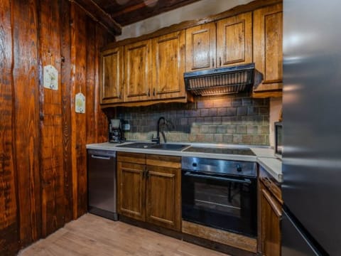 Stone Holiday house Zara with jacuzzi Vacation rental in Šibenik-Knin County, Croatia