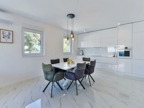 Villa Div with heated pool Apartment No.1 Apartment in Šibenik-Knin County, Croatia