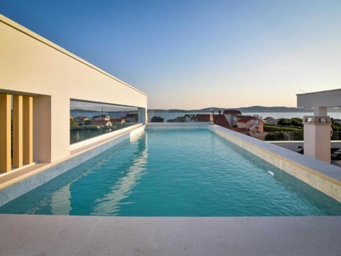 Pool Indoor