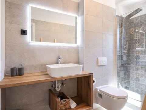 Villa Marta with heated pool and traditional taver Vacation rental in Šibenik-Knin County, Croatia