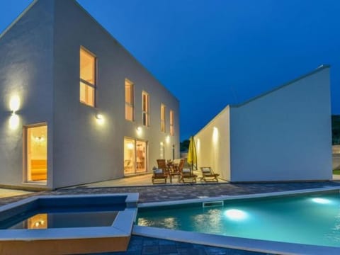 Villa Silente with pool, whirpool and sauna Vacation rental in Šibenik-Knin County, Croatia